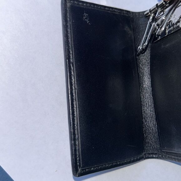 Authentic Vintage Gucci Black/Silver Keyholder - Picture 10 of 17